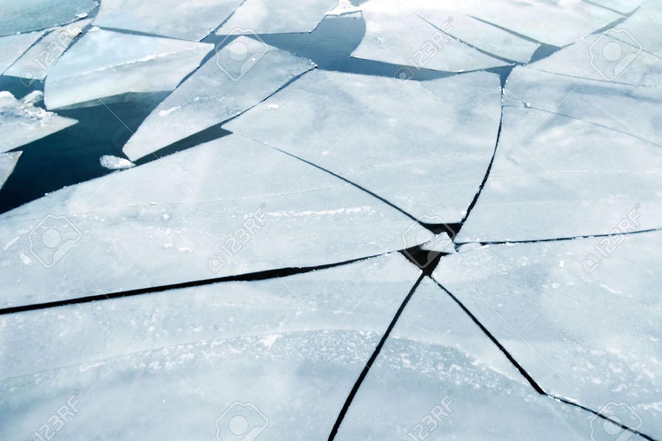 Phrase of the day: To break the ice - English Solutions